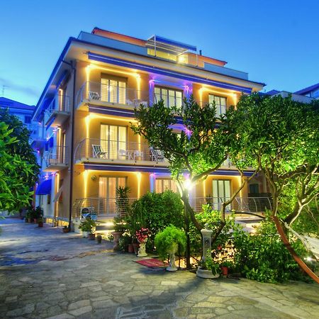 Hotel Villa Delibera Varazze Luaran gambar