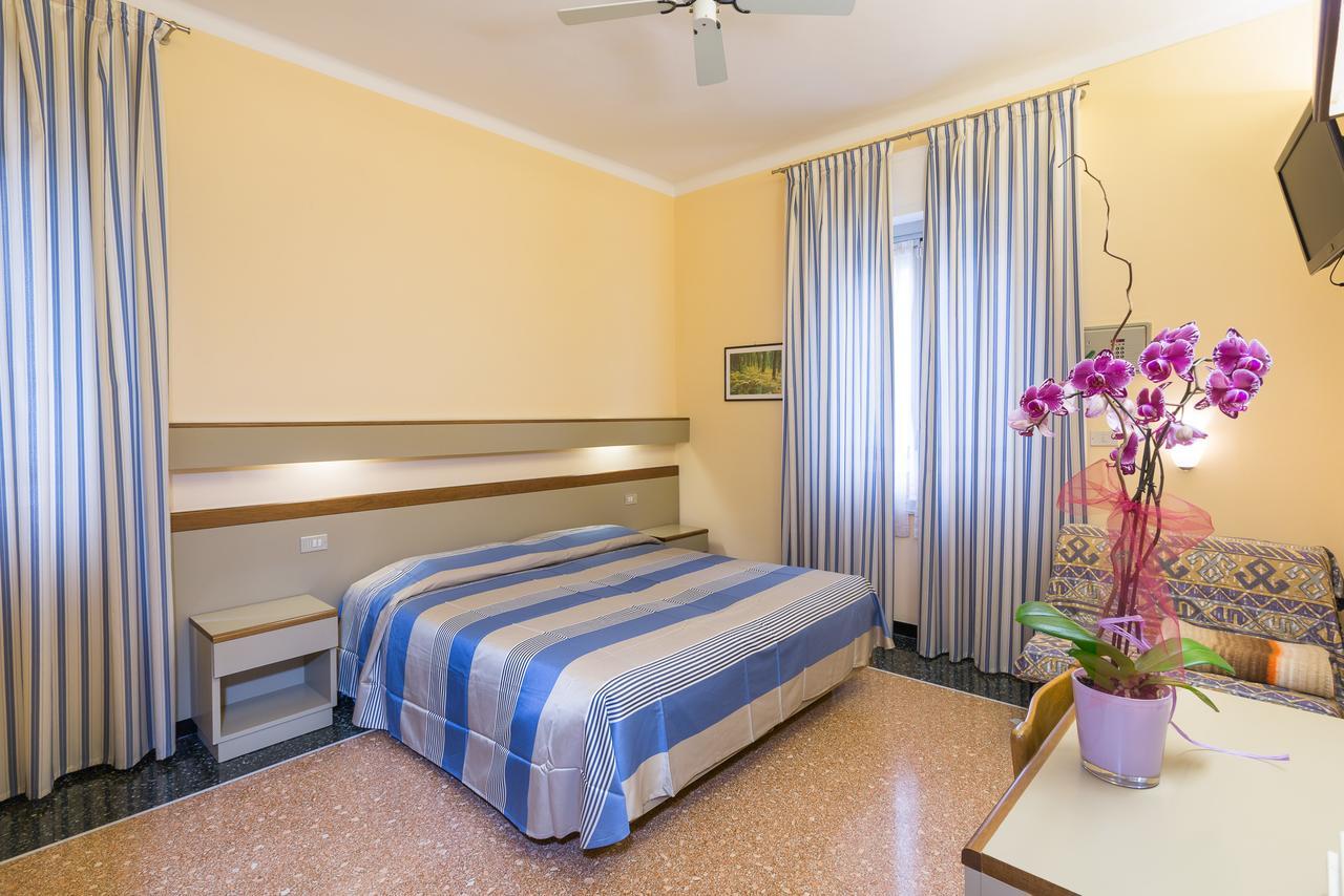 Hotel Villa Delibera Varazze Luaran gambar