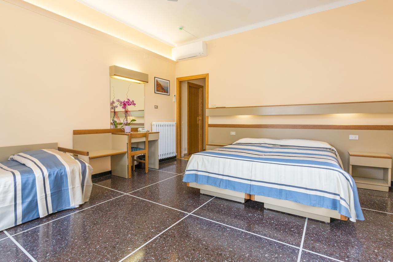 Hotel Villa Delibera Varazze Luaran gambar